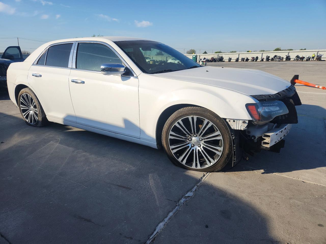 2012 Chrysler 300 - Image 4