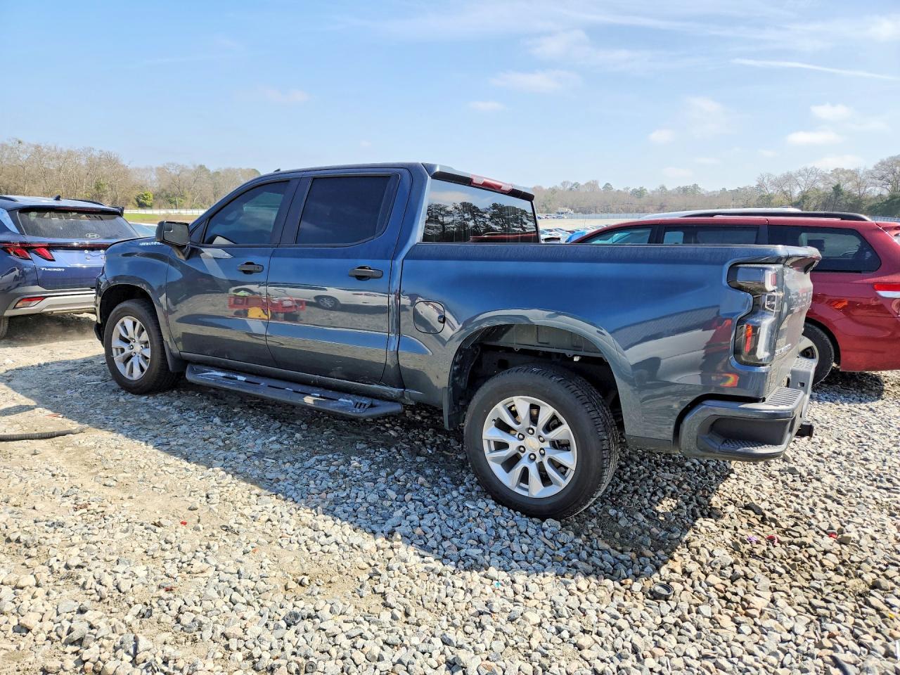 2020 Chevrolet Silverado C1500 Custom - Фото 2