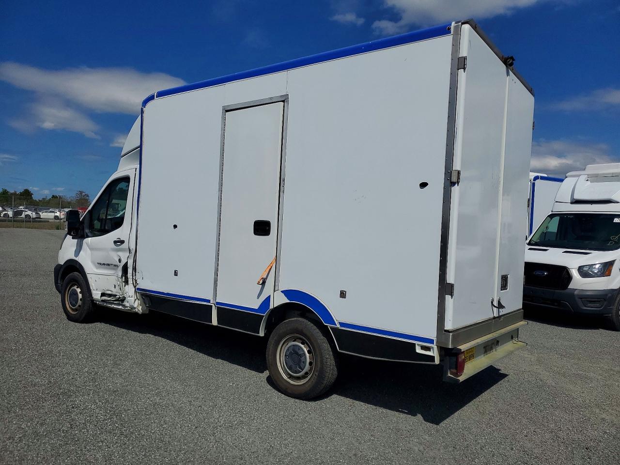2020 Ford Transit Delivery Truck - Фото 2