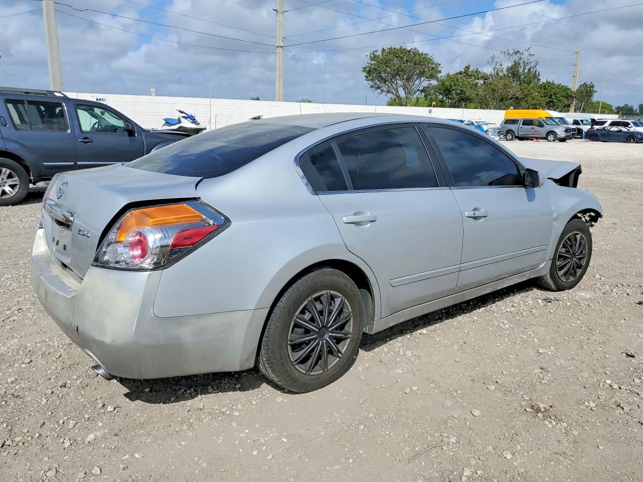 2012 Nissan Altima 2.5 - Фото 3