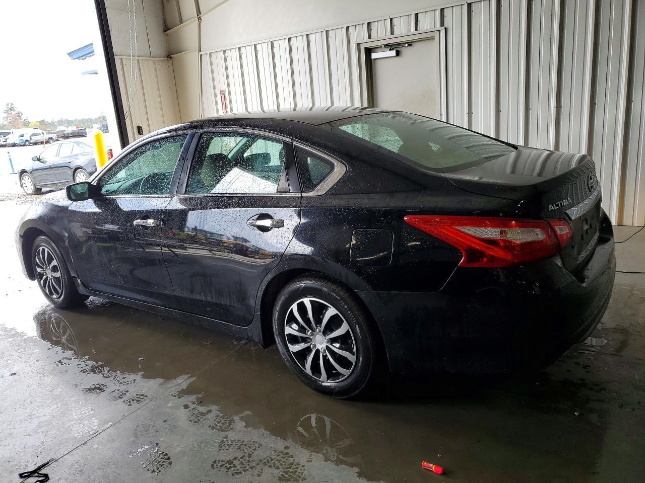 2016 Nissan Altima 2.5 S - Фото 2