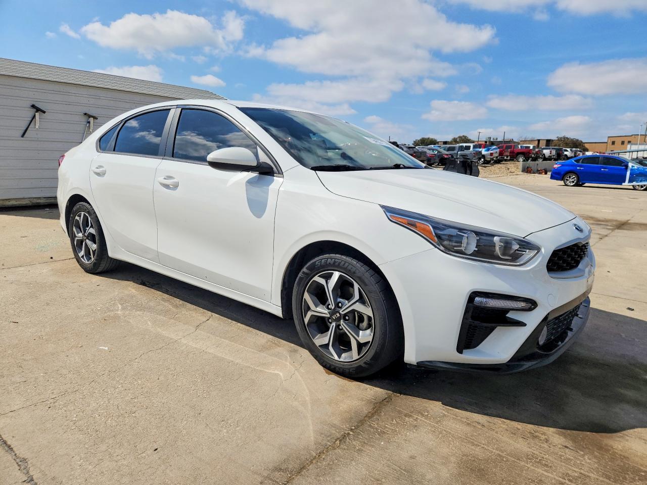 2021 Kia Forte Lxs - Фото 4