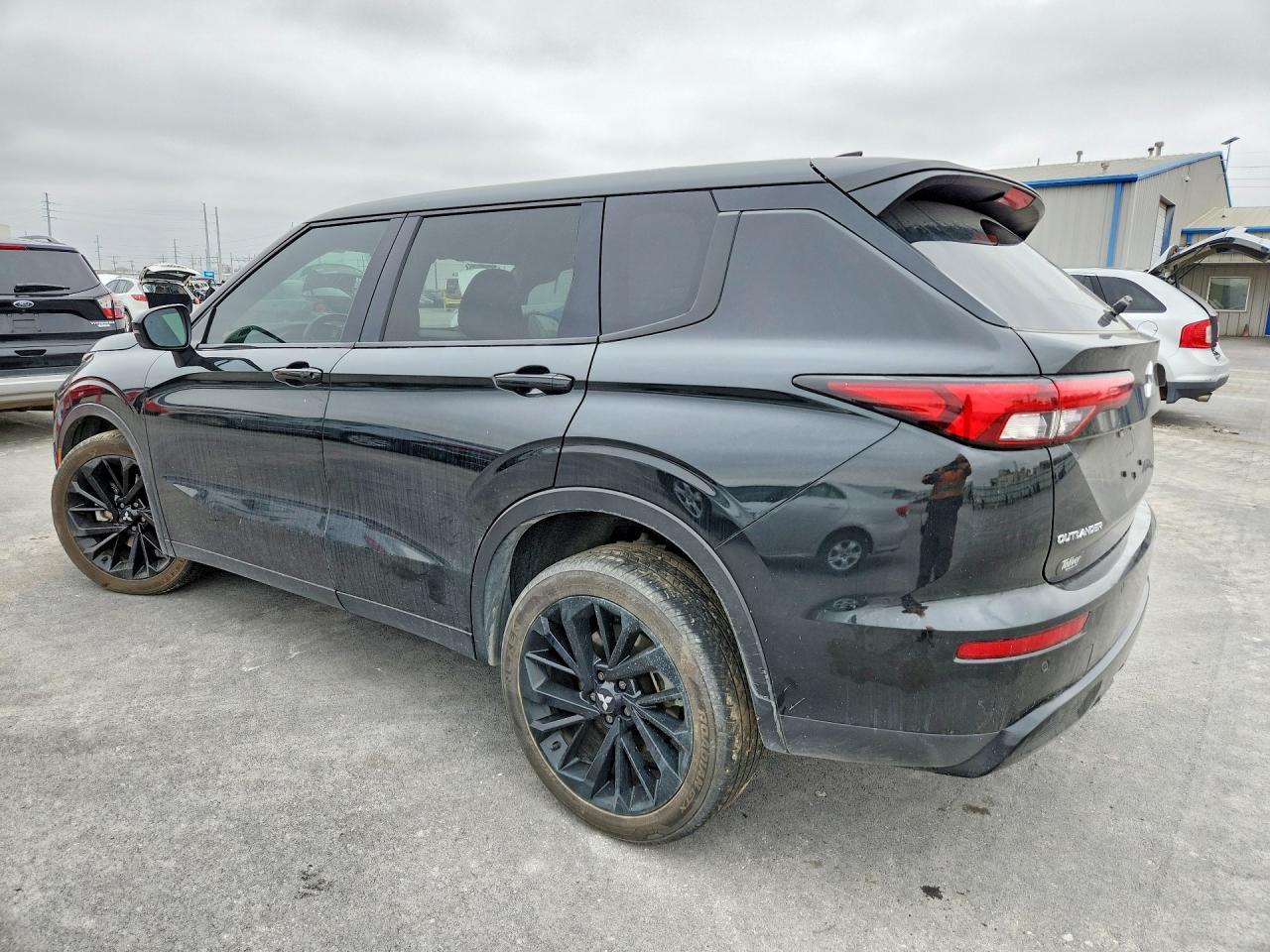 2024 Mitsubishi Outlander Se - Фото 2