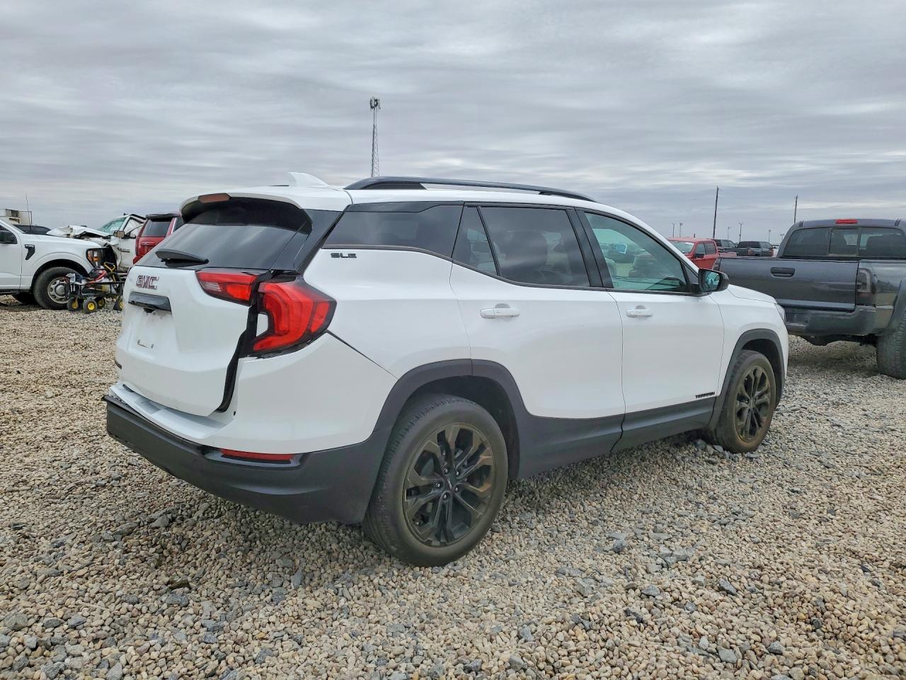 2020 GMC Terrain Sle - Image 3
