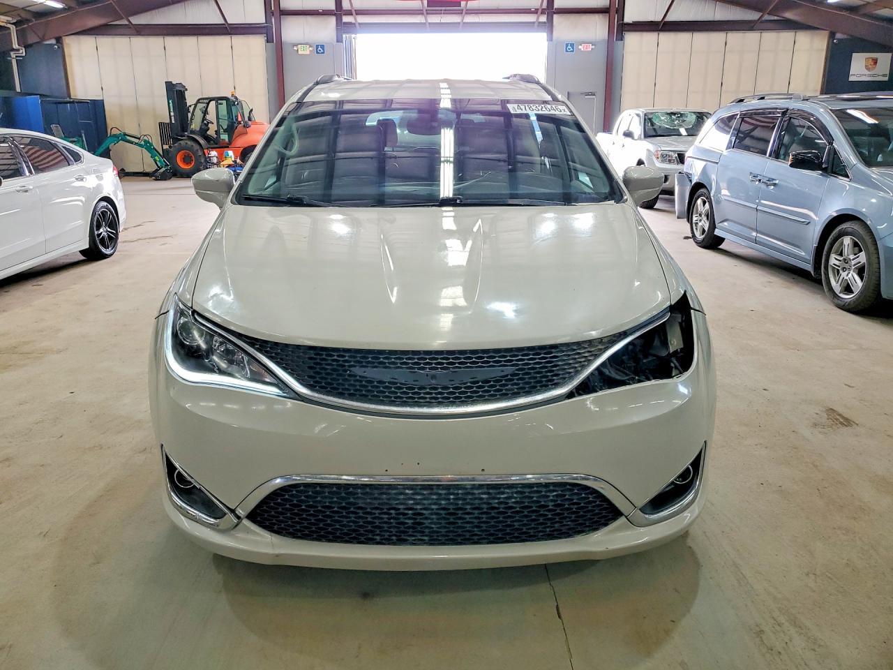 2017 Chrysler Pacifica Touring L - Фото 5