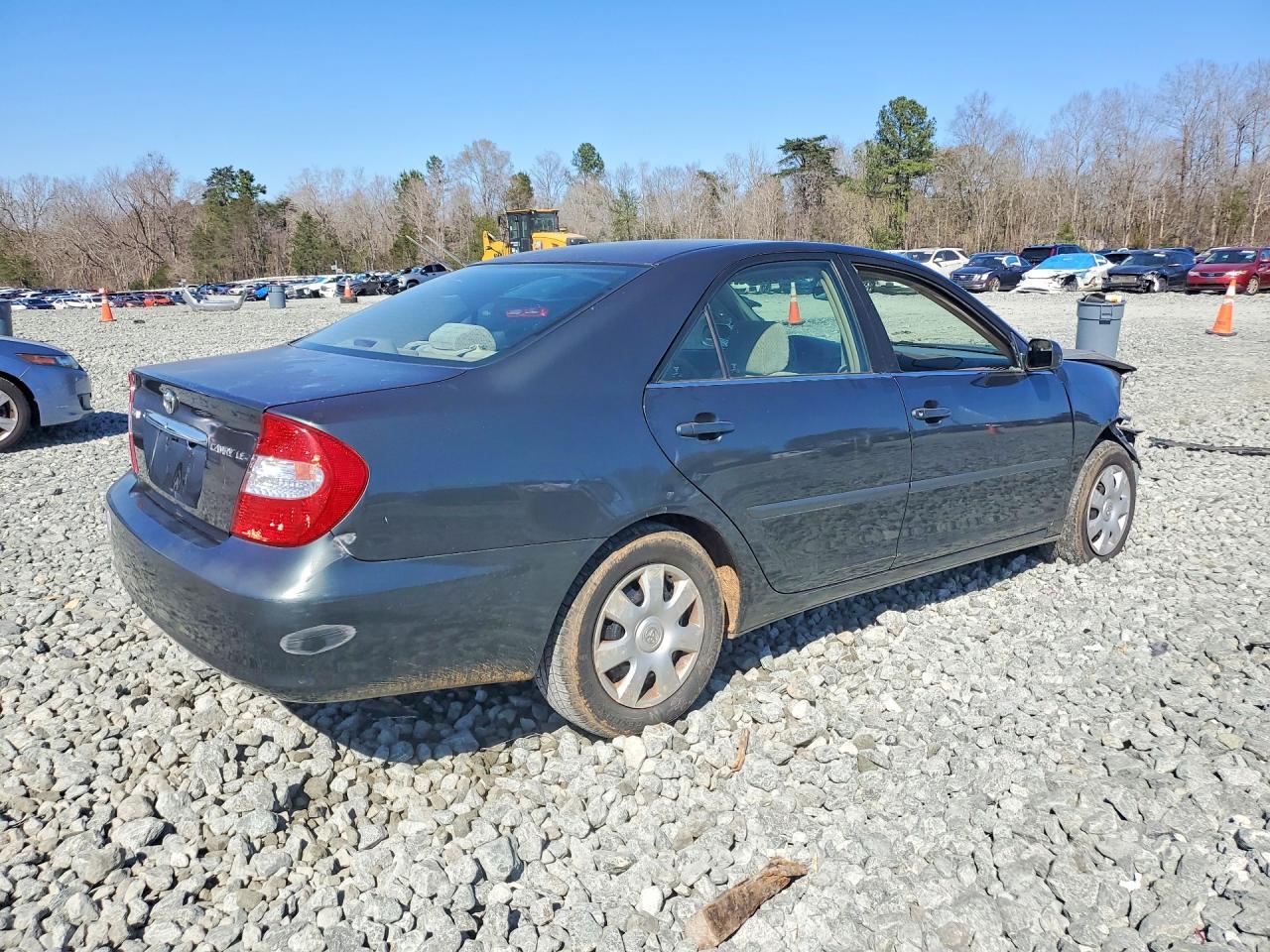 2003 Toyota Camry Le - Фото 3