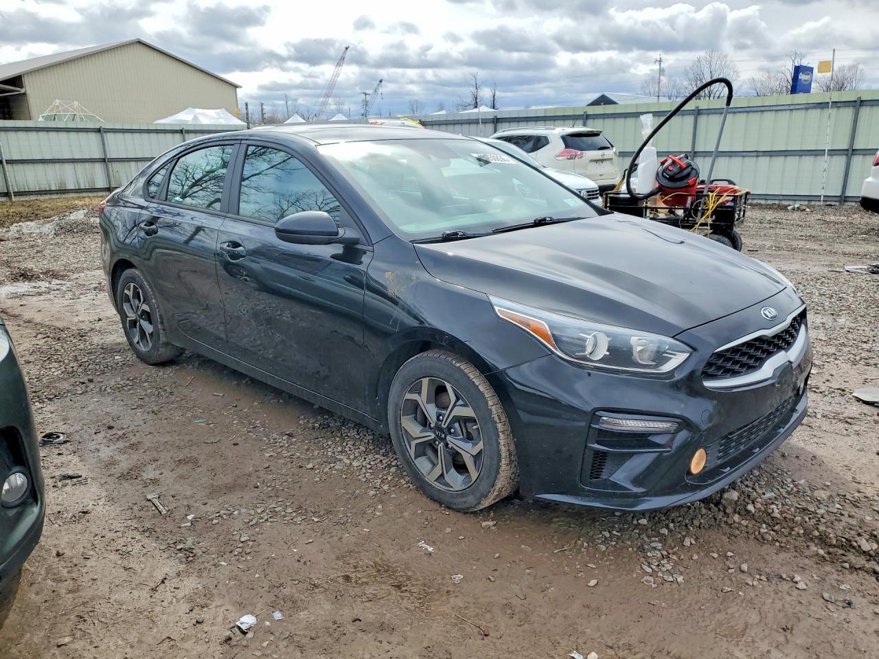 2021 Kia Forte Lxs - Image 4
