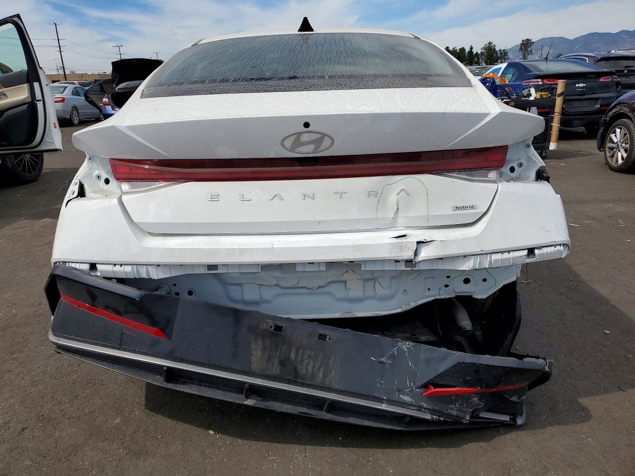 2025 Hyundai Elantra Hybrid Limited - Фото 6