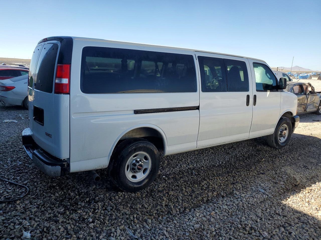 2025 GMC Savana G3500 Lt - Фото 3