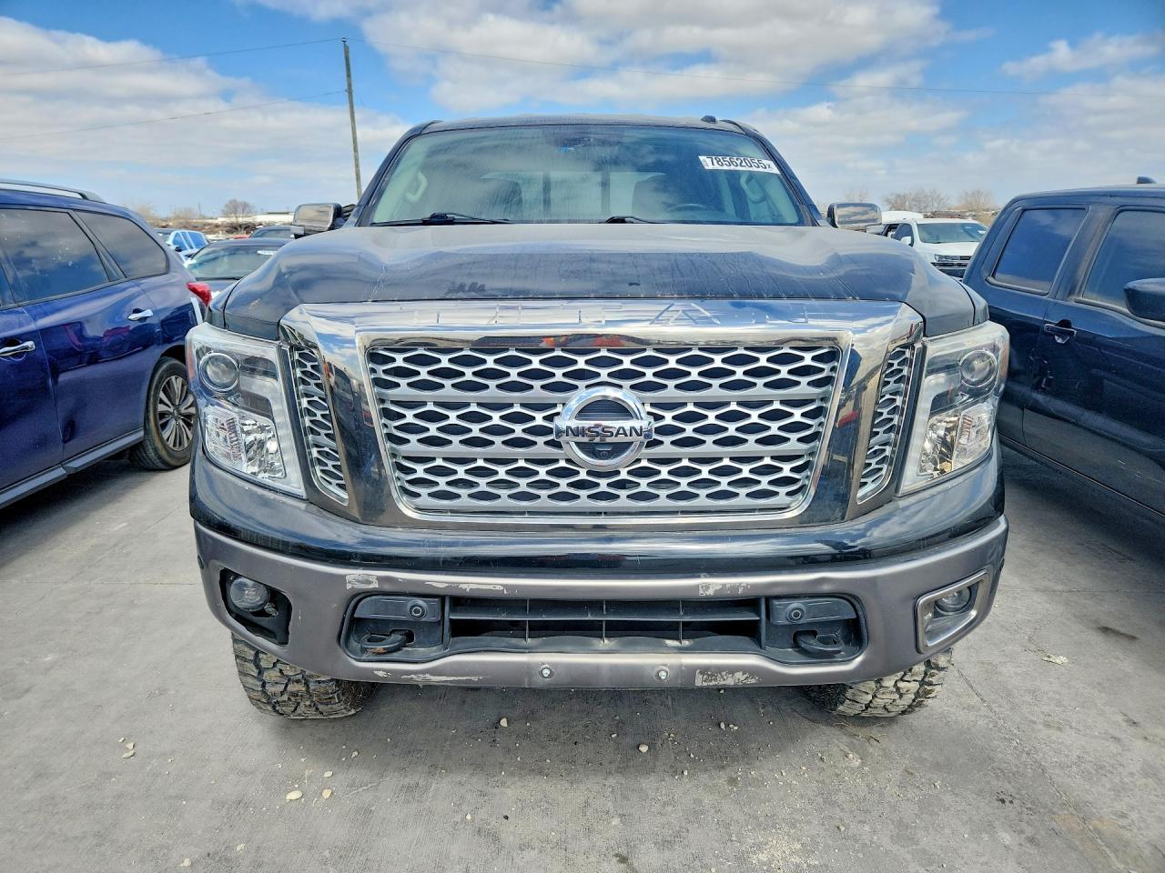 2019 Nissan Titan Platinum Reserve - Image 5