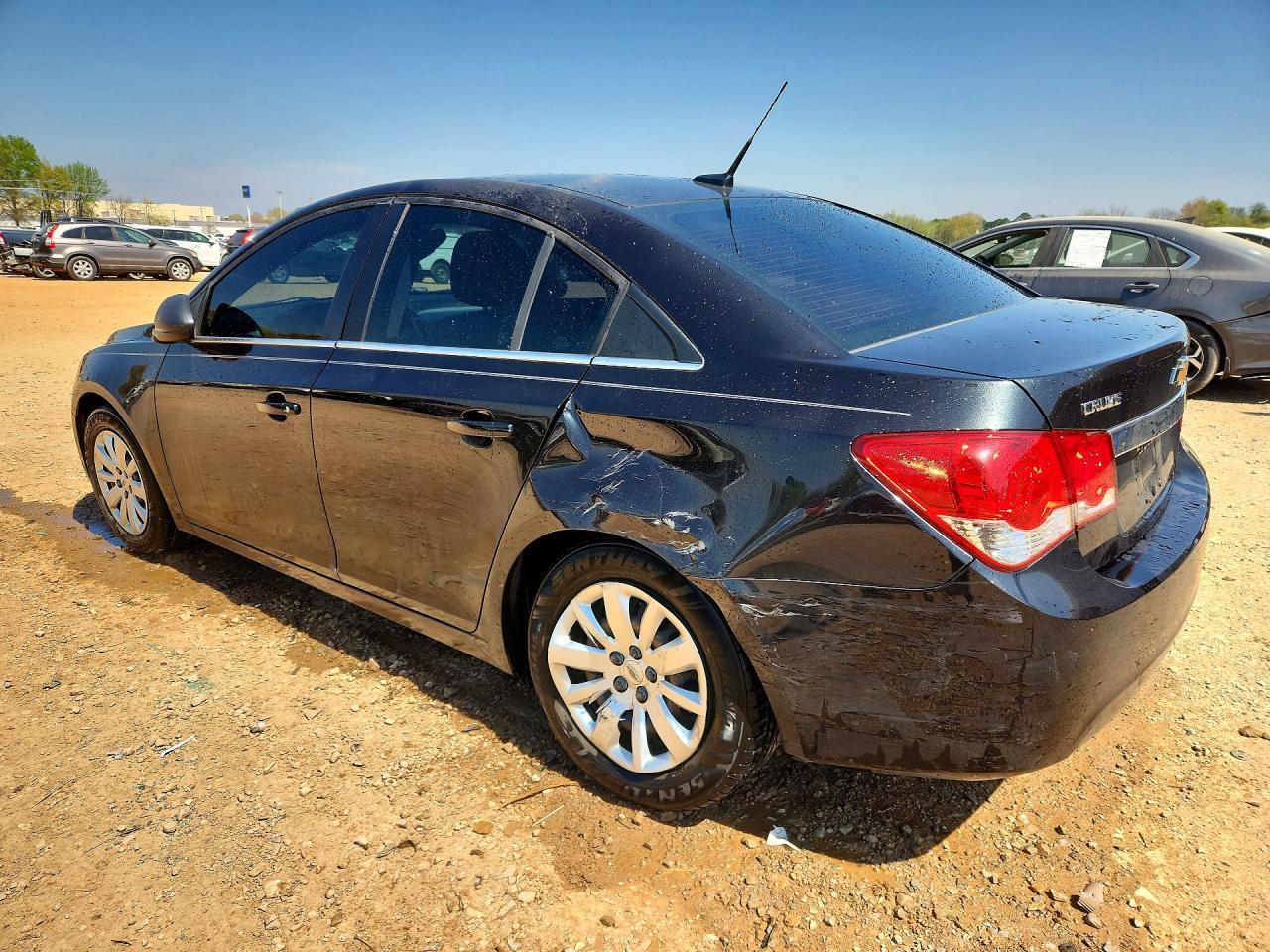 2011 Chevrolet Cruze Ls - Image 2