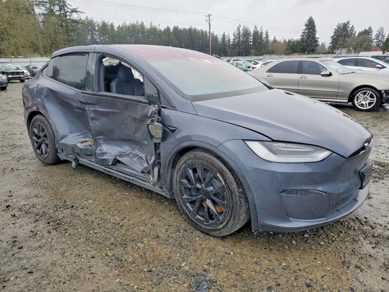 2022 Tesla Model X - Image 4