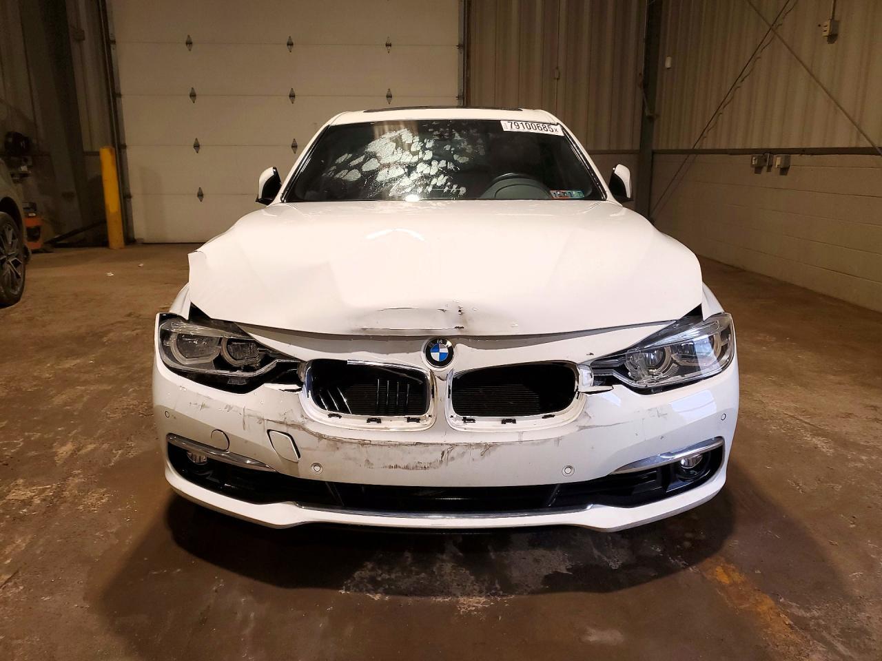 2017 BMW 330 Xi - Фото 5
