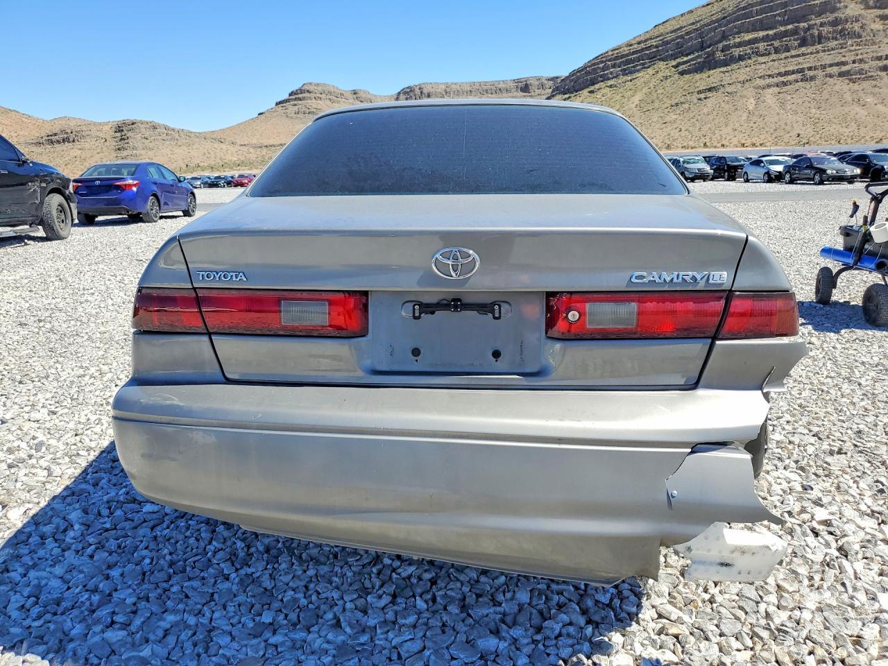 1999 Toyota Camry Le - Фото 6
