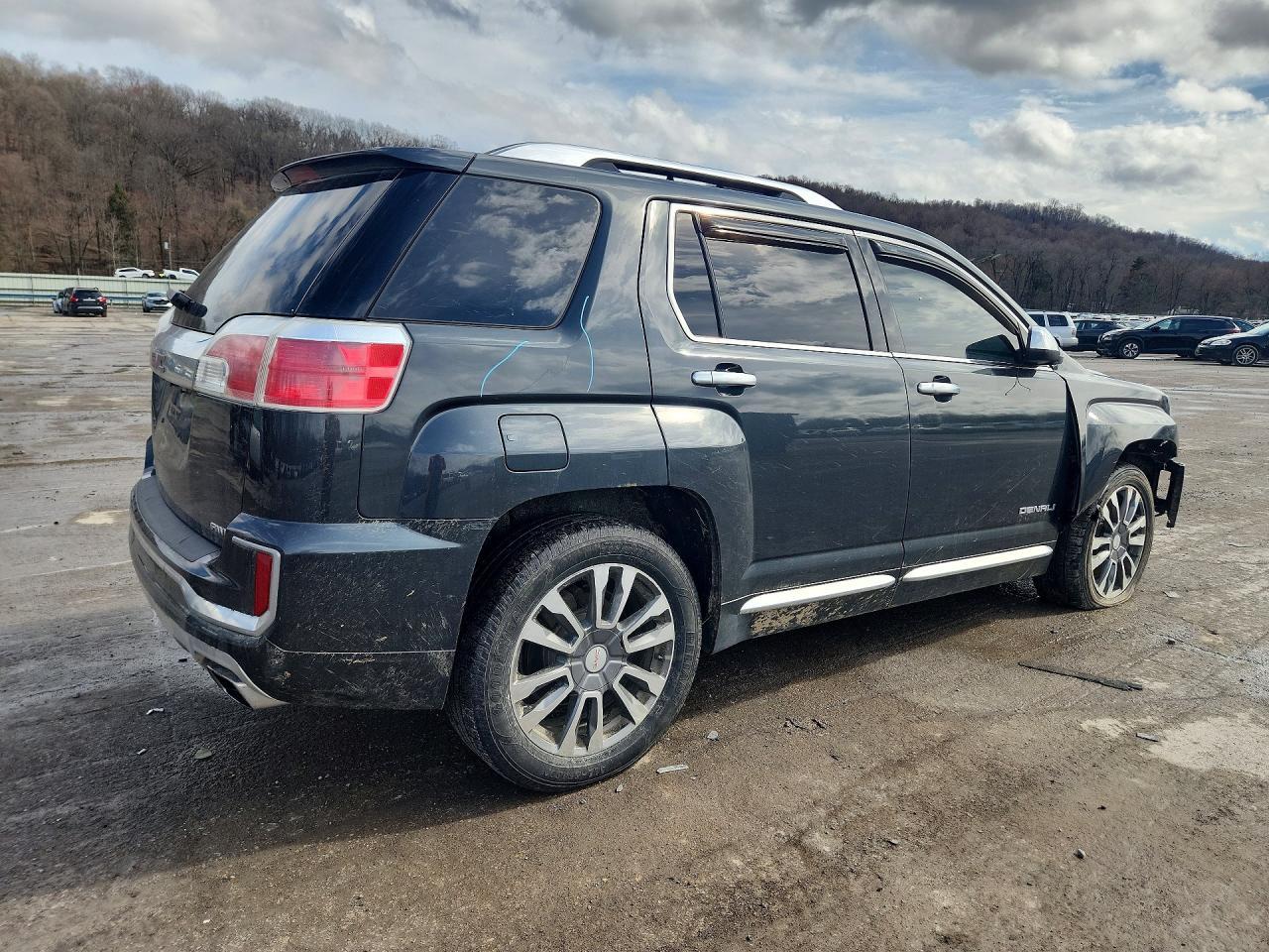 2017 GMC Terrain Denali - Image 3