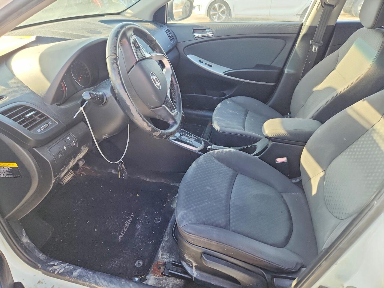 2012 Hyundai Accent Se - Фото 7
