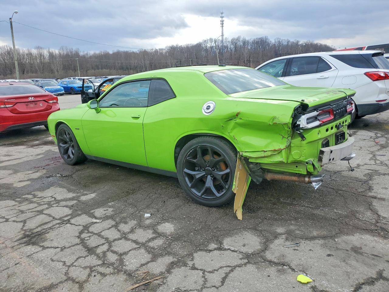 2015 Dodge Challenger Sxt - Image 2