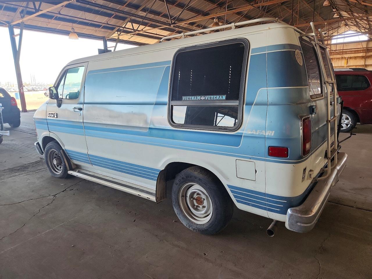 1990 Dodge Ram Van B150 - Фото 2