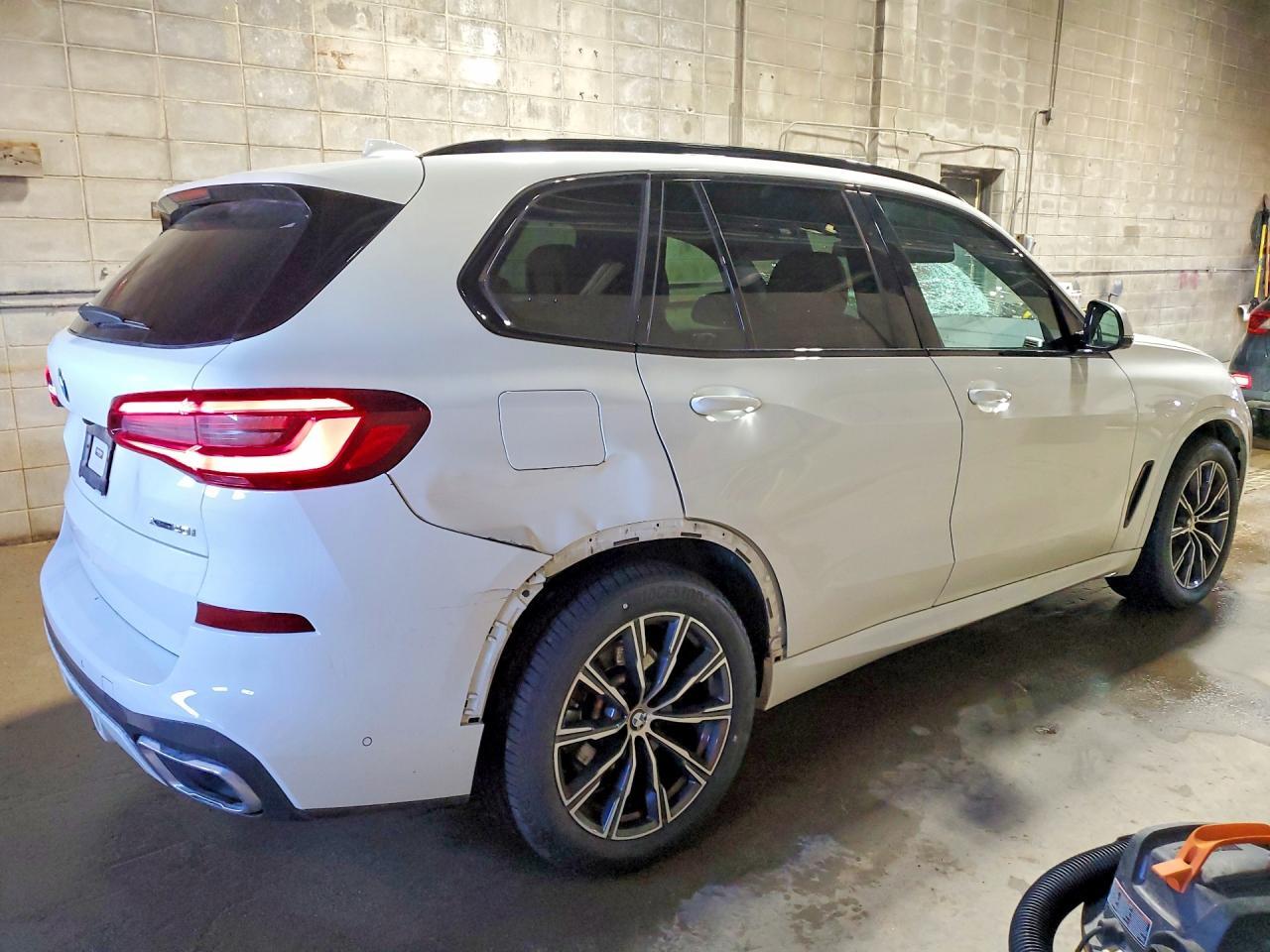 2022 BMW X5 xDrive40I - Фото 3