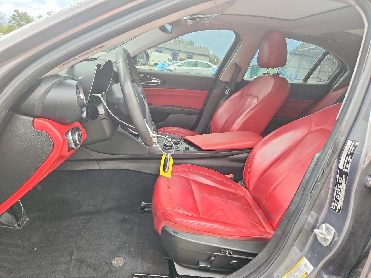 2018 Alfa Romeo Giulia - Image 7