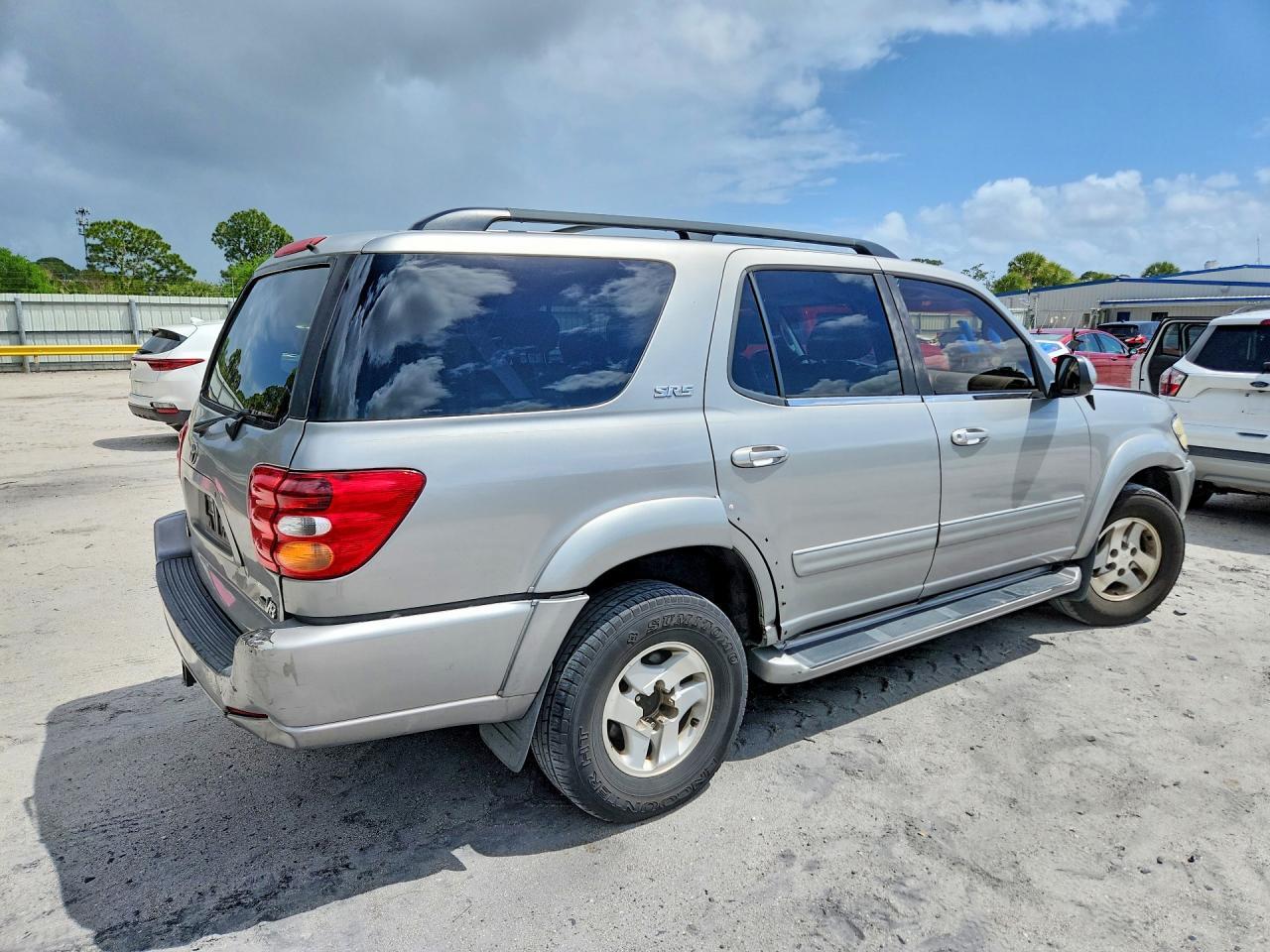 2003 Toyota Sequoia Sr5 - Фото 3