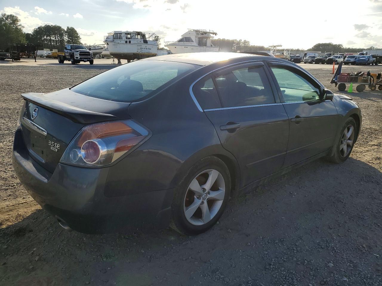 2007 Nissan Altima 3.5 Se - Фото 3