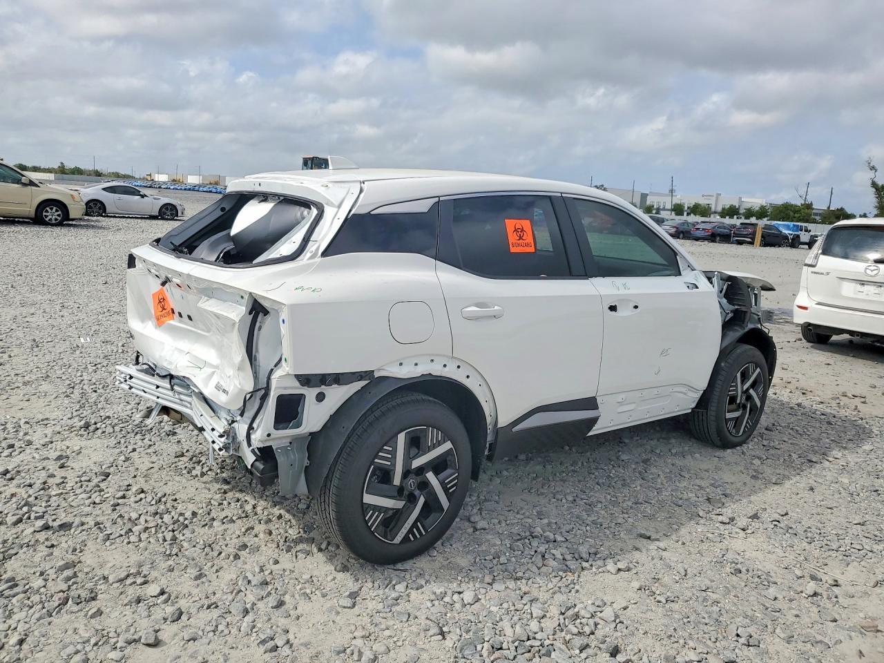 2025 Nissan Kicks Sv - Image 3