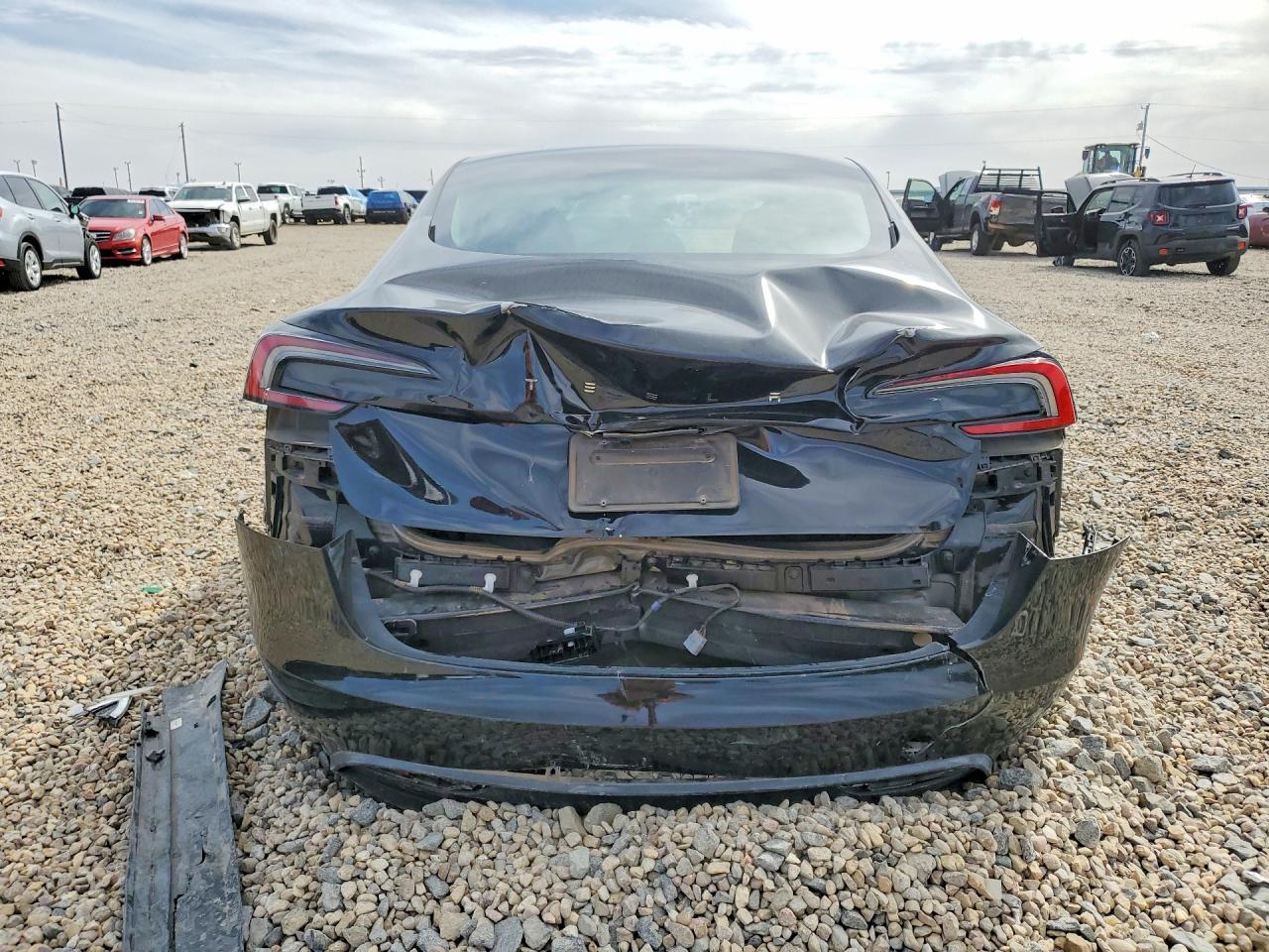 2024 Tesla Model 3 - Фото 6
