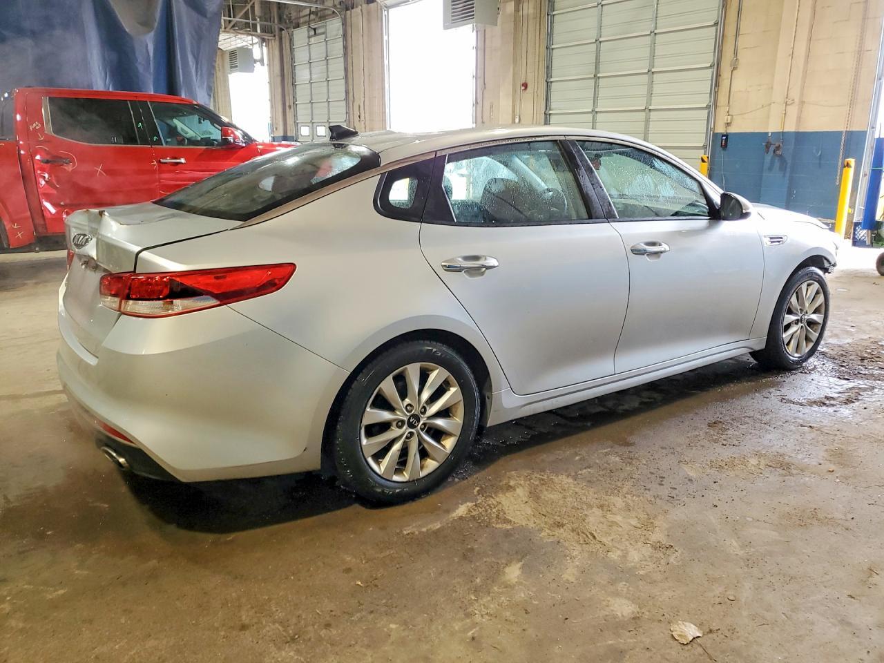2017 Kia Optima Lx - Фото 3