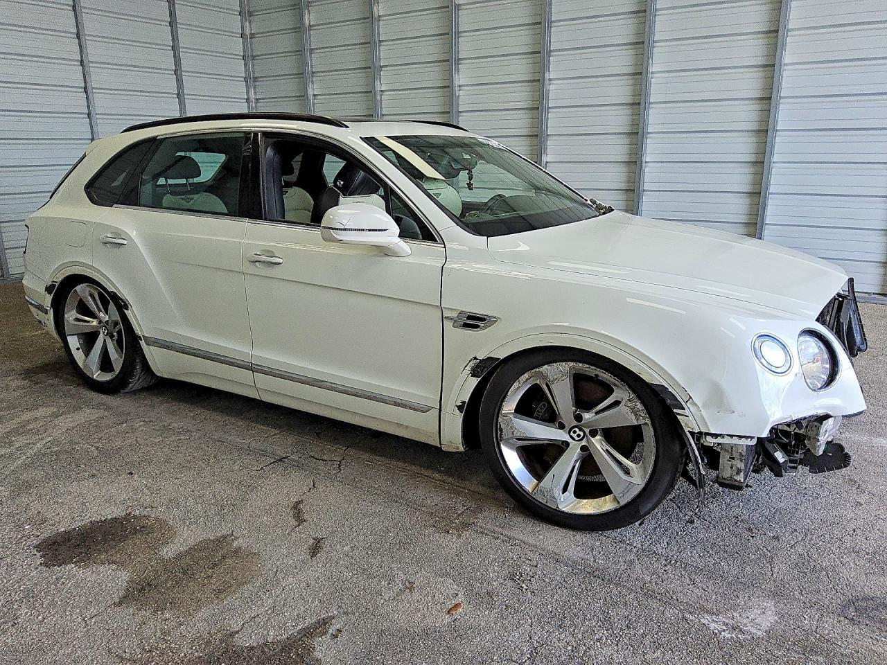2017 Bently Bentayga - Image 4