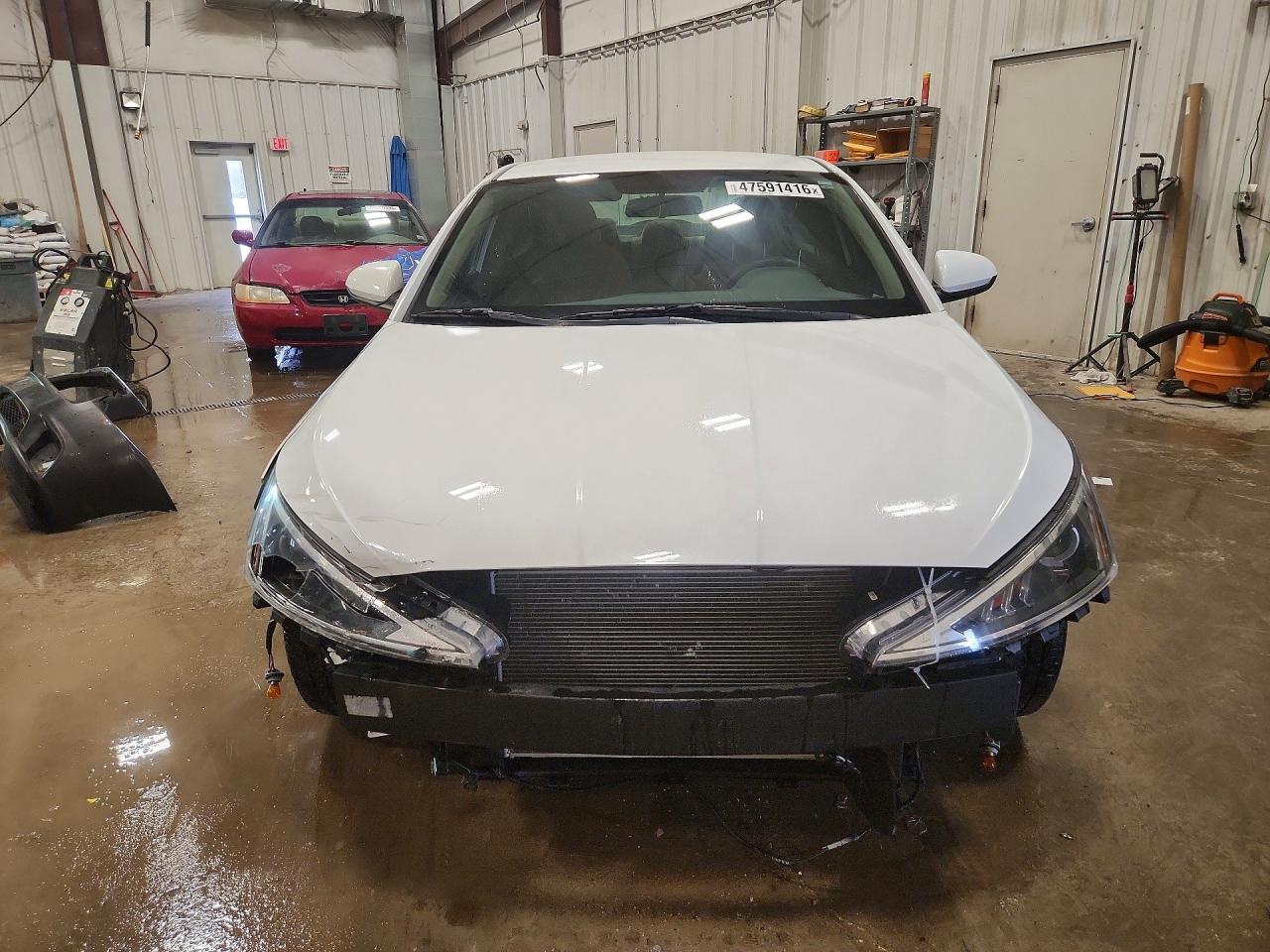 2019 Hyundai Elantra Se - Image 5