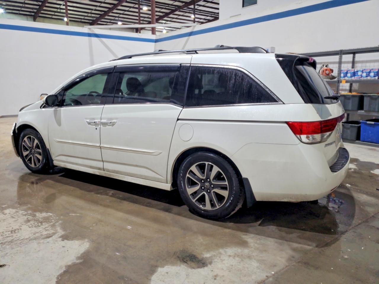 2014 Honda Odyssey Touring - Фото 2