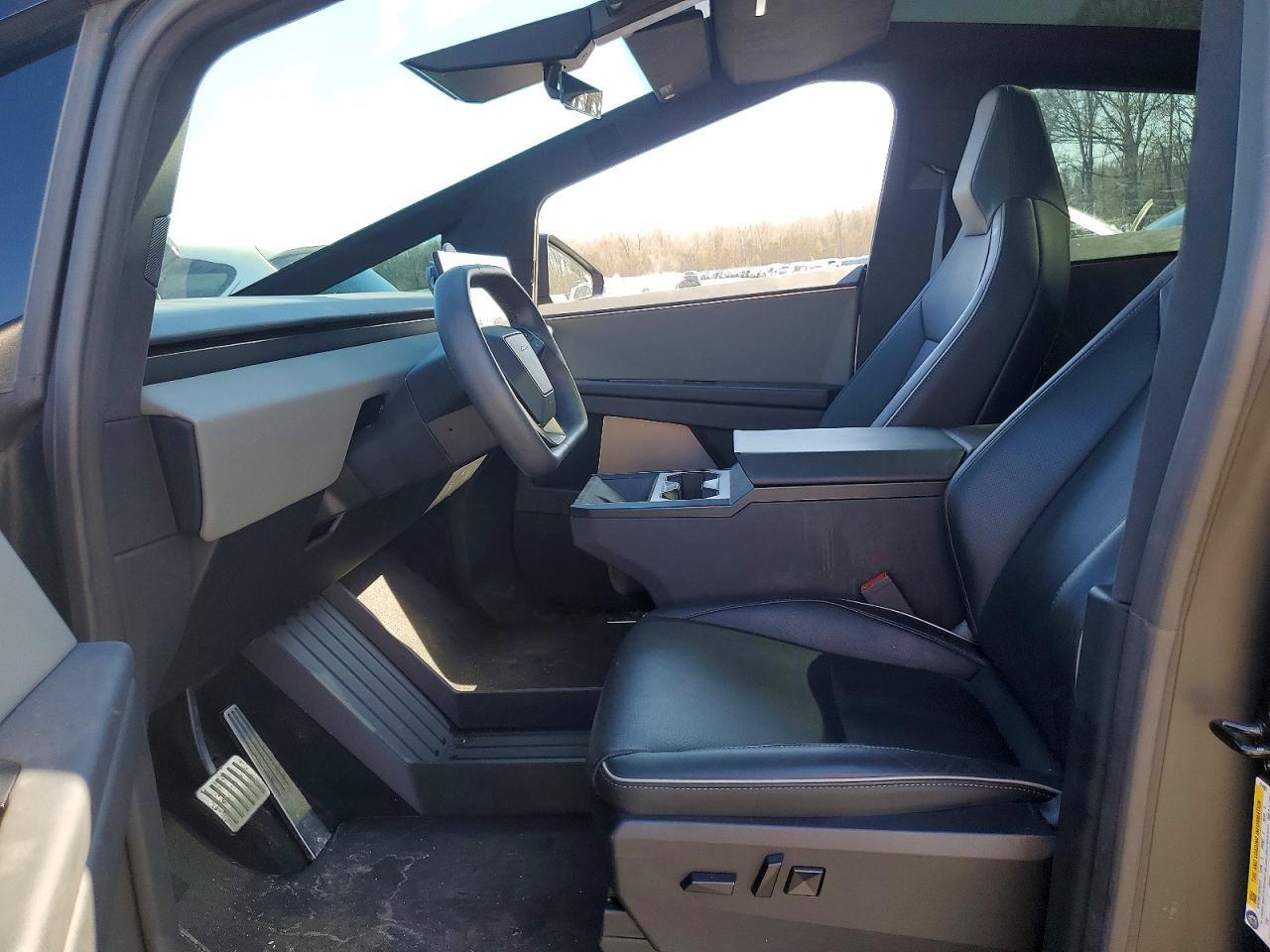 2025 Tesla Cybertruck - Фото 7