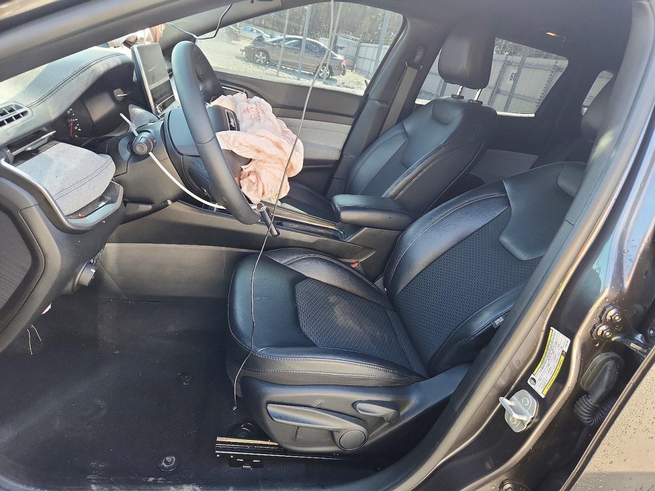 2024 Jeep Compass Latitude - Image 7