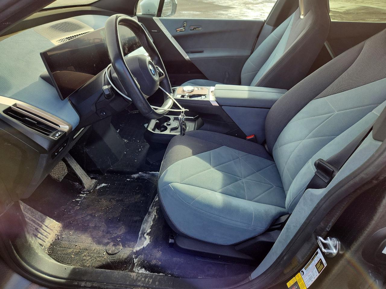 2022 BMW Ix xDrive50 - Фото 7