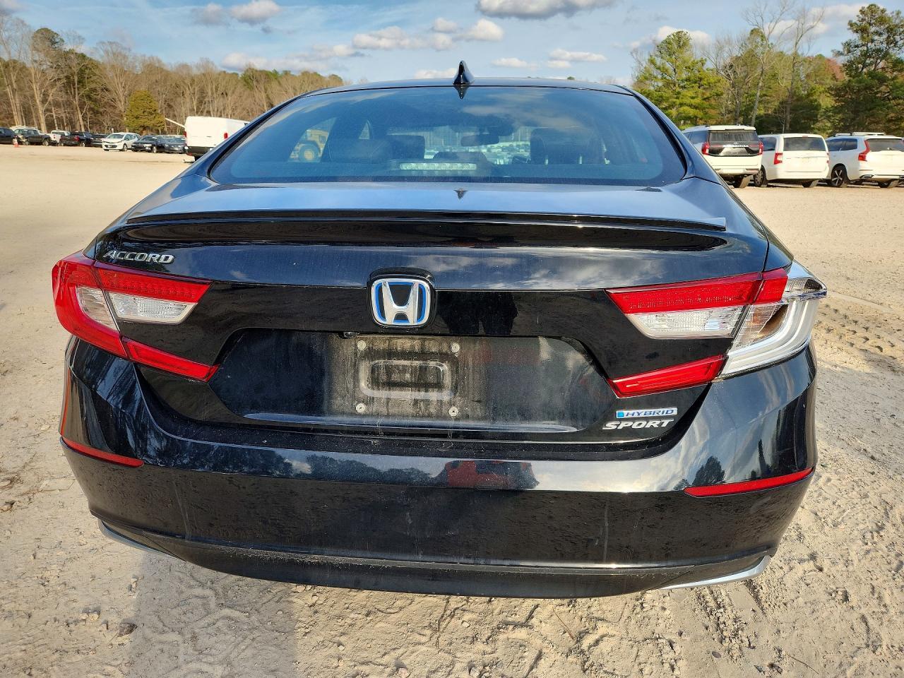 2022 Honda Accord Hybrid Sport - Image 6