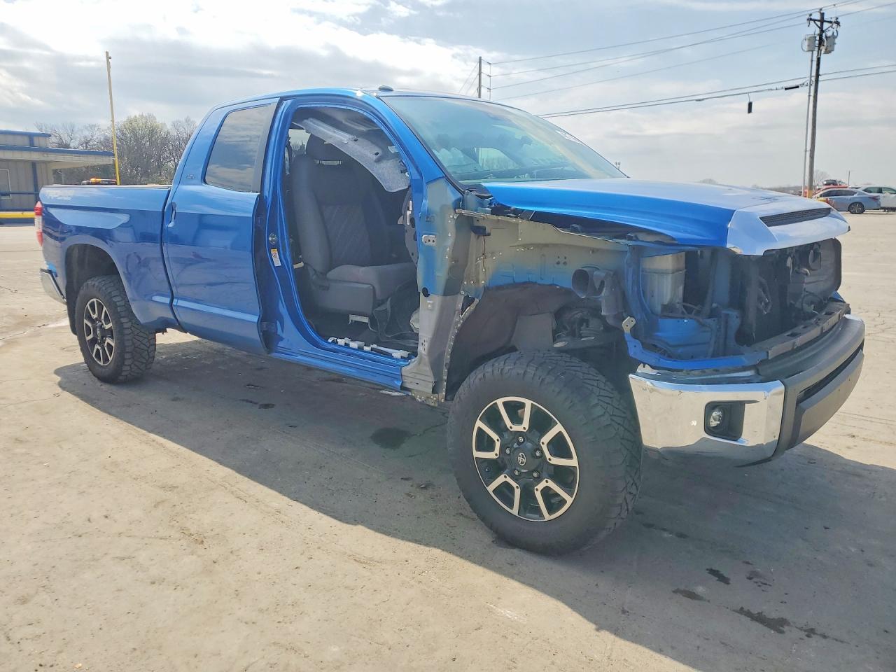 2018 Toyota Tundra Sr5 - Image 4