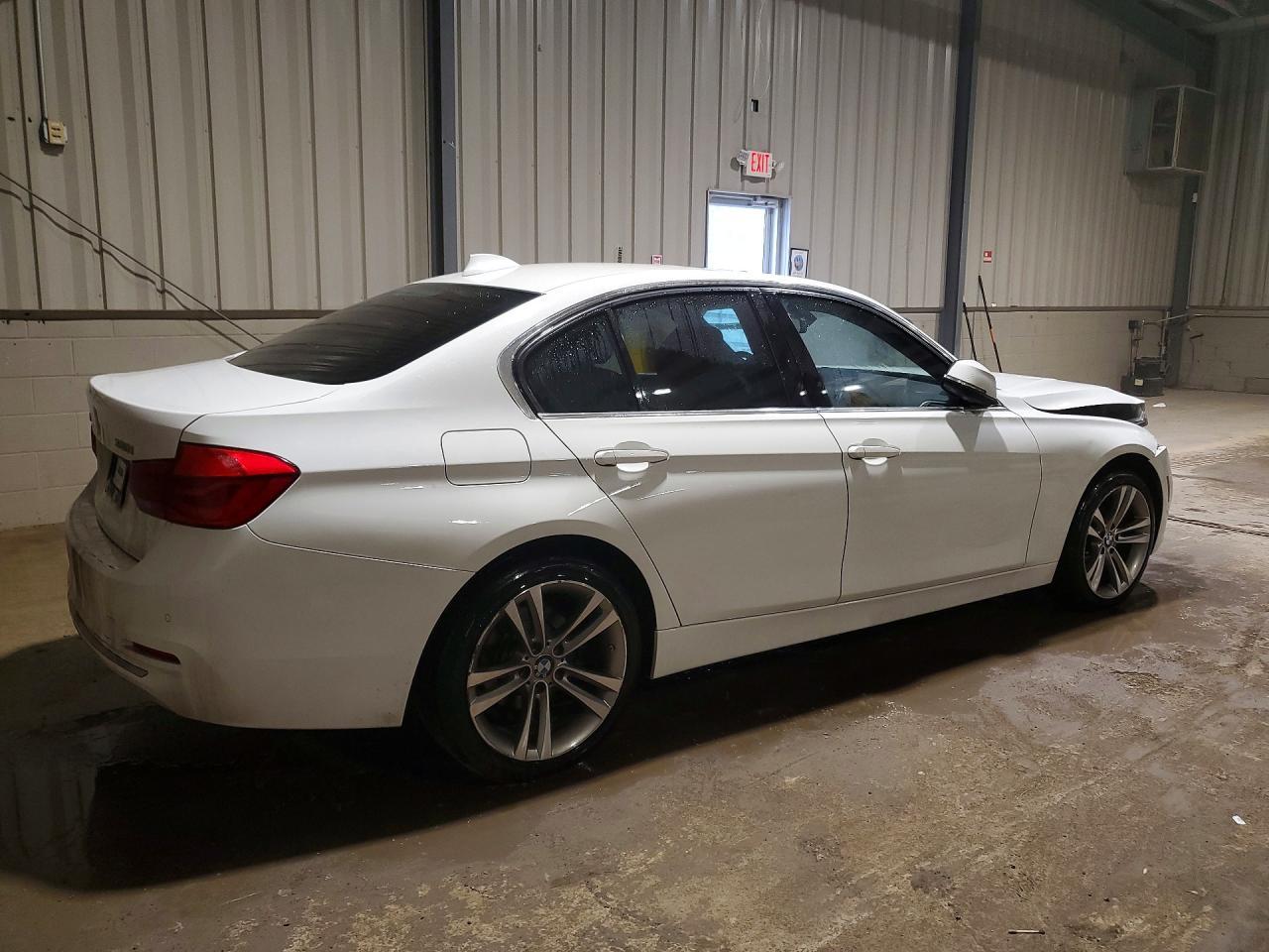 2017 BMW 330 Xi - Фото 3