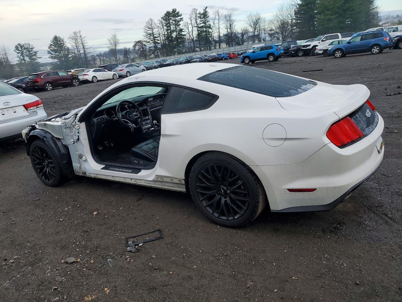 2017 Ford Mustang Gt - Фото 2