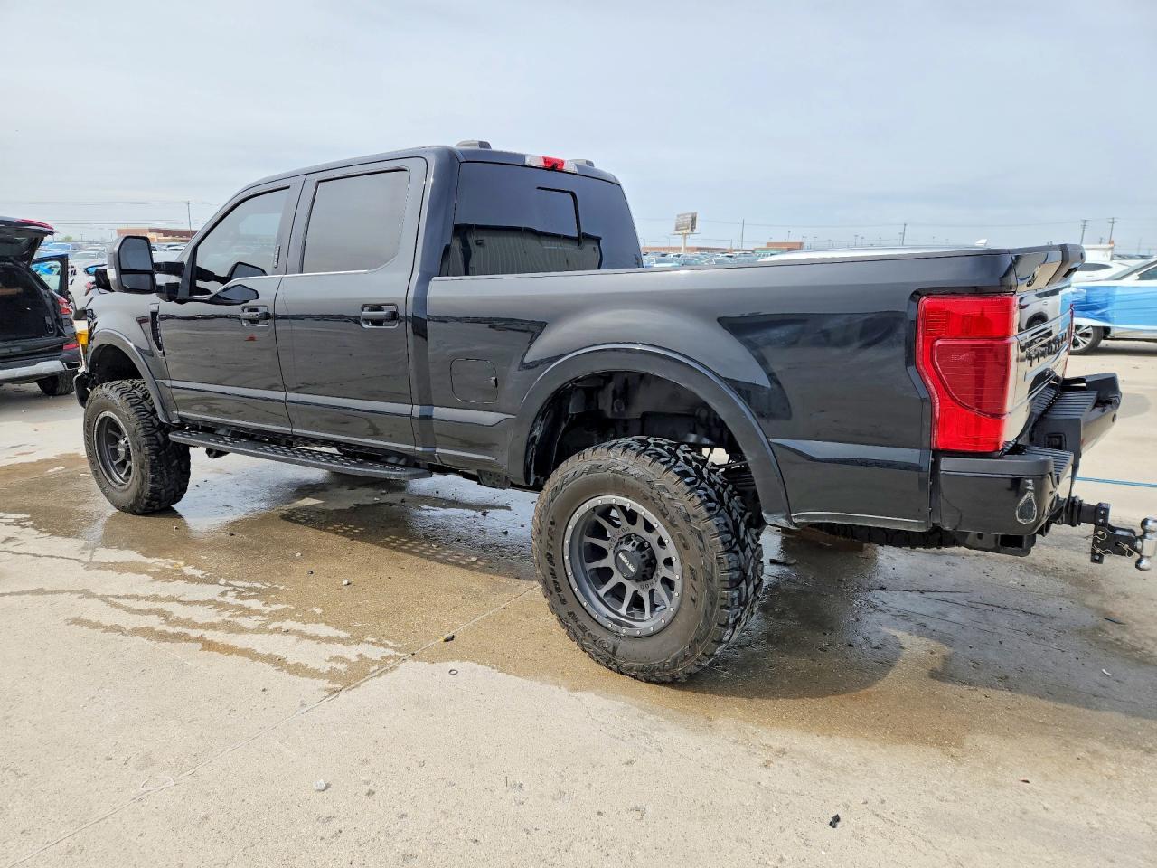 2022 Ford F250 Super Duty - Image 2