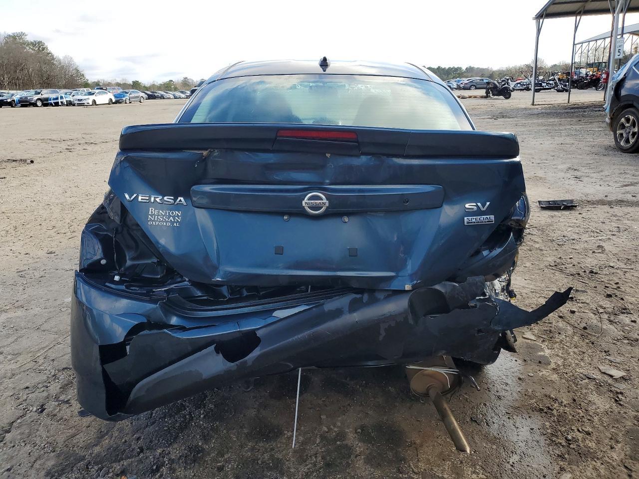 2017 Nissan Versa 1.6 S - Image 6