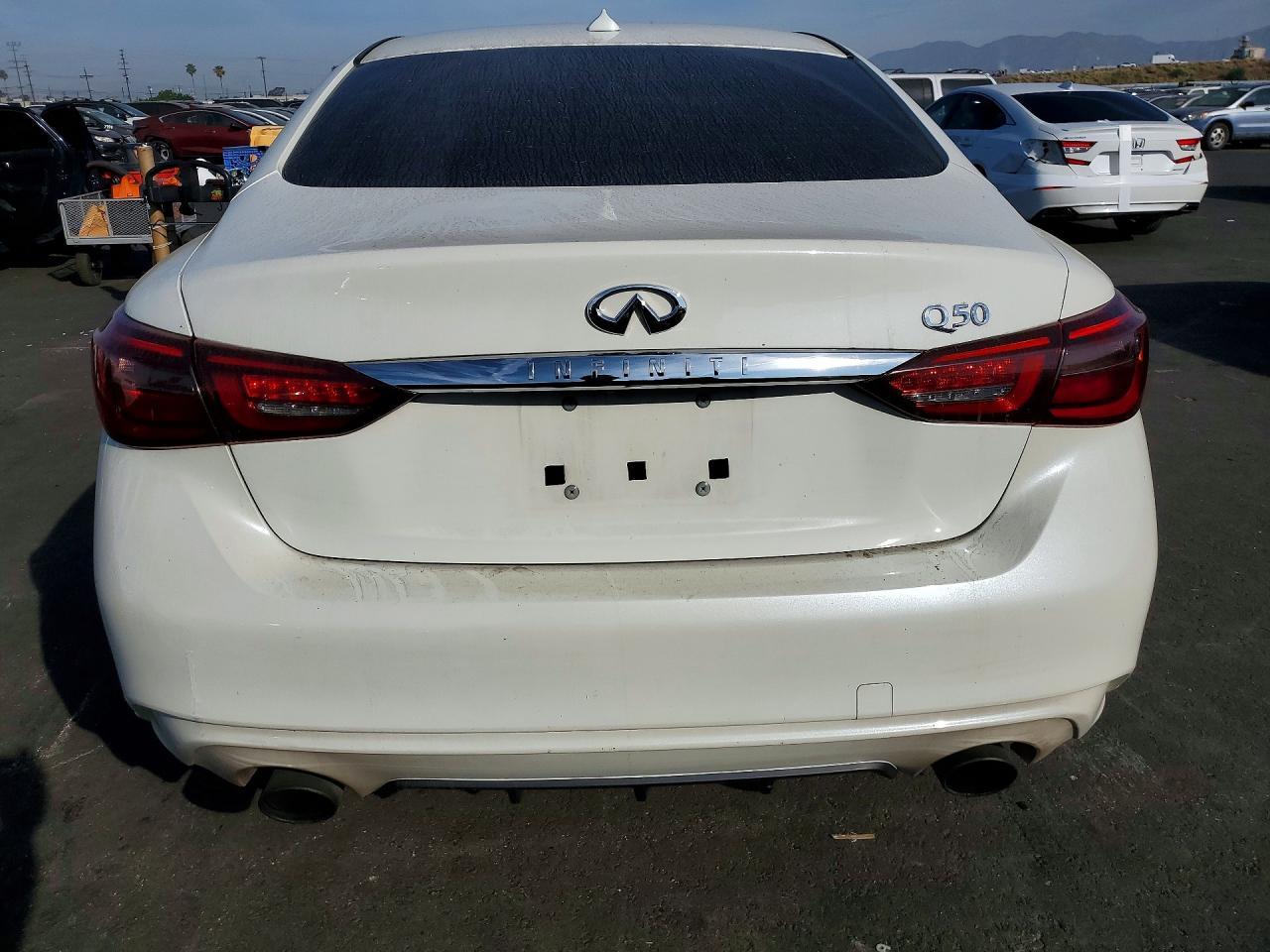 2018 Infiniti Q50 3.0T Luxe - Фото 6