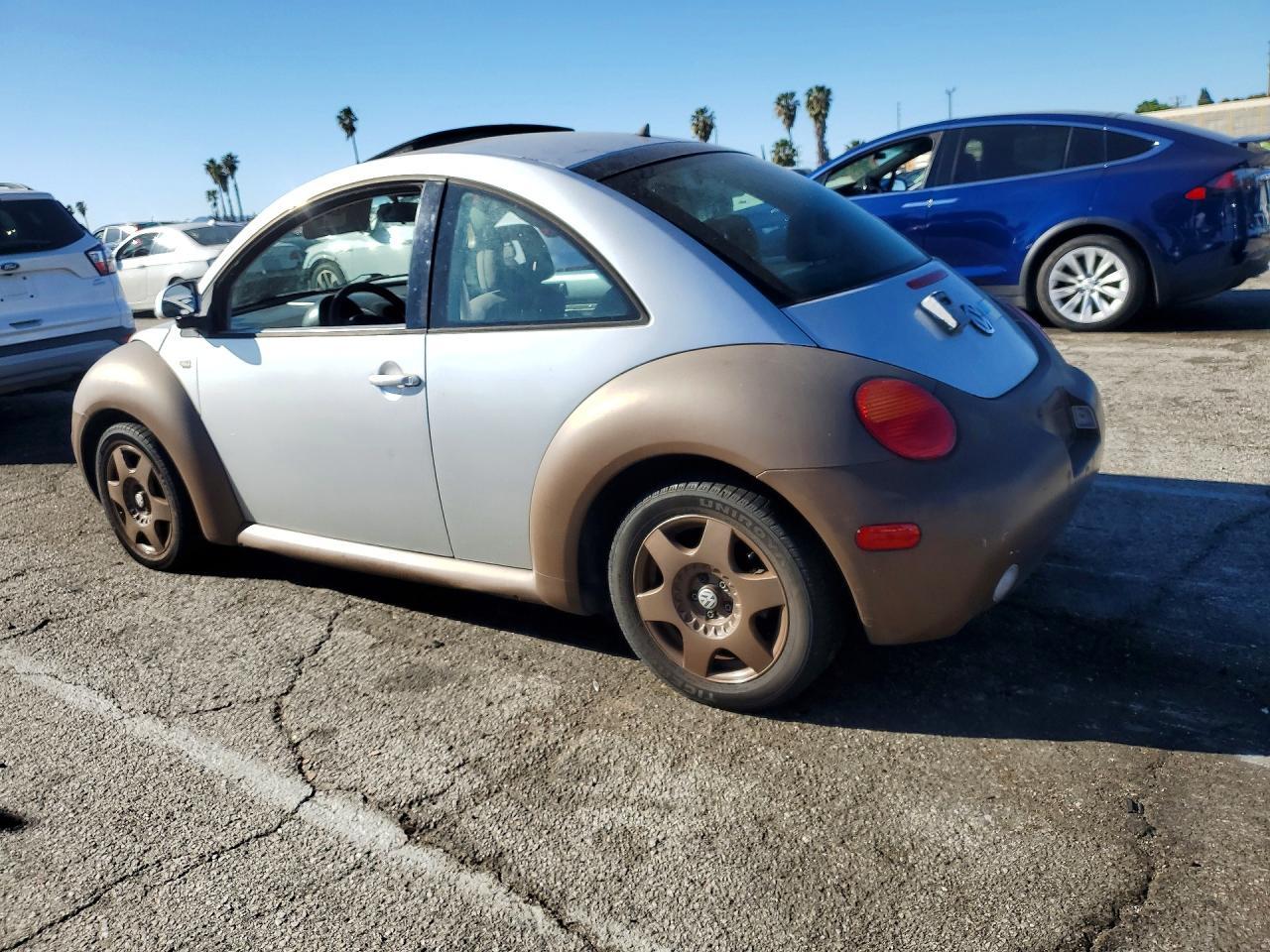 2000 Volkswagen New Beetle Gls - Фото 2