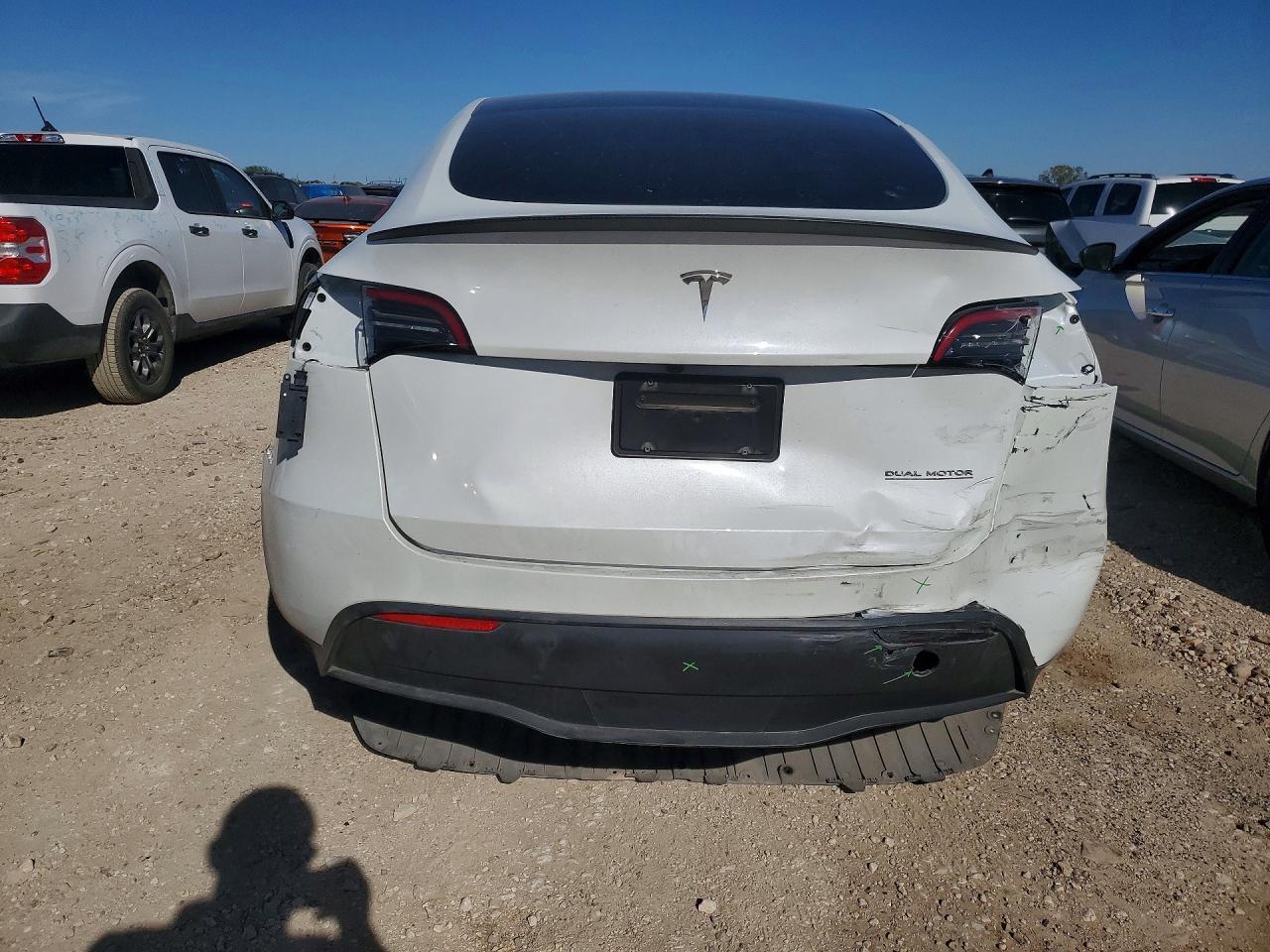 2024 Tesla Model Y - Фото 6