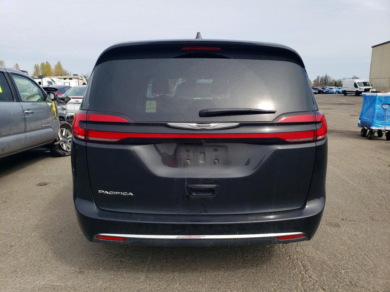 2022 Chrysler Pacifica Touring - Фото 6