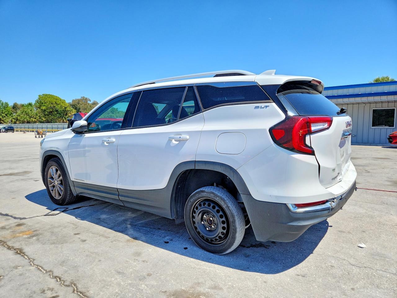 2023 GMC Terrain - Image 2