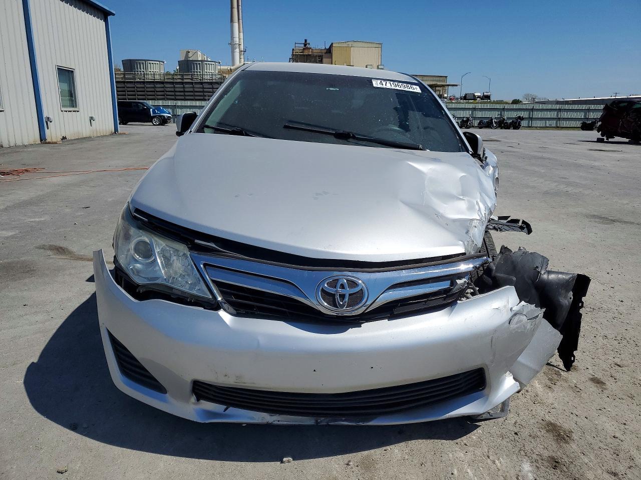 2014 Toyota Camry Le - Image 5
