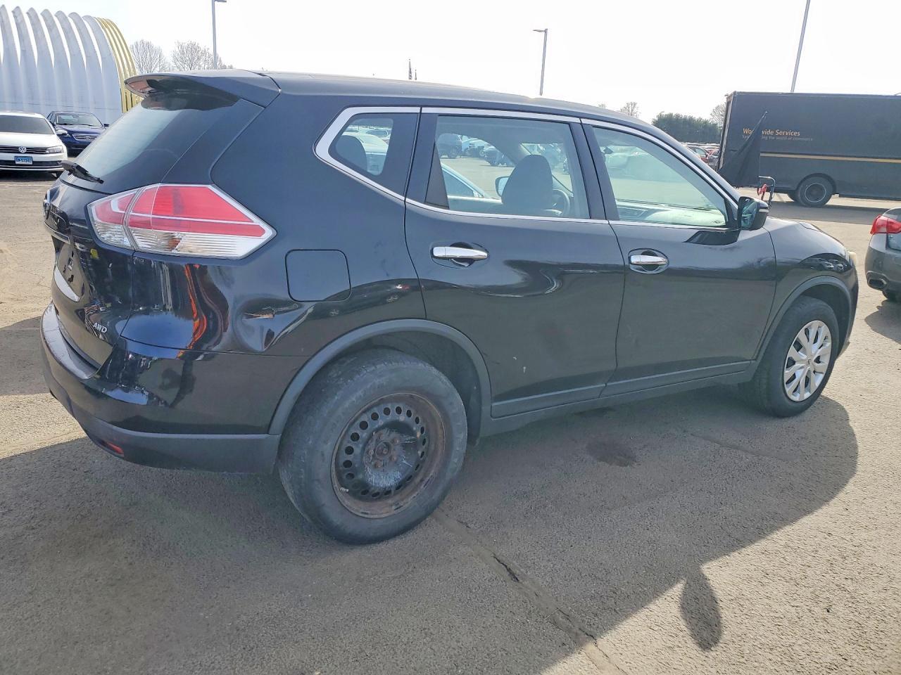 2015 Nissan Rogue S - Фото 3