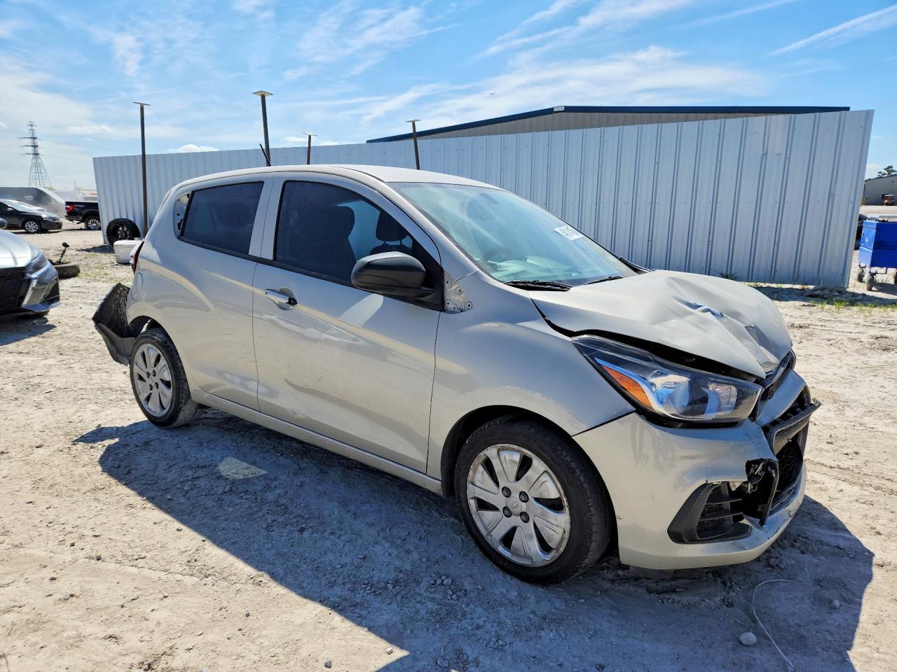 2017 Chevrolet Spark Ls - Фото 4