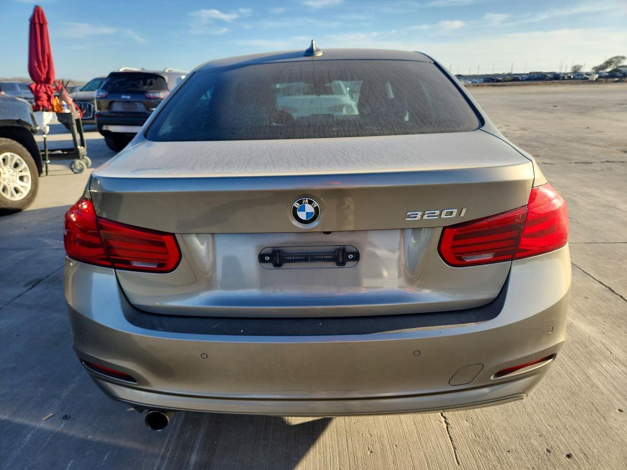 2017 BMW 320 I - Фото 6